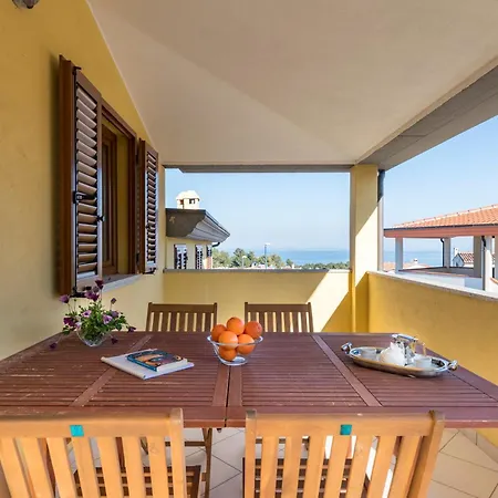 Casa Con Vista Mare E Monti Apartment *